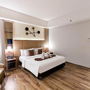 Suite executive